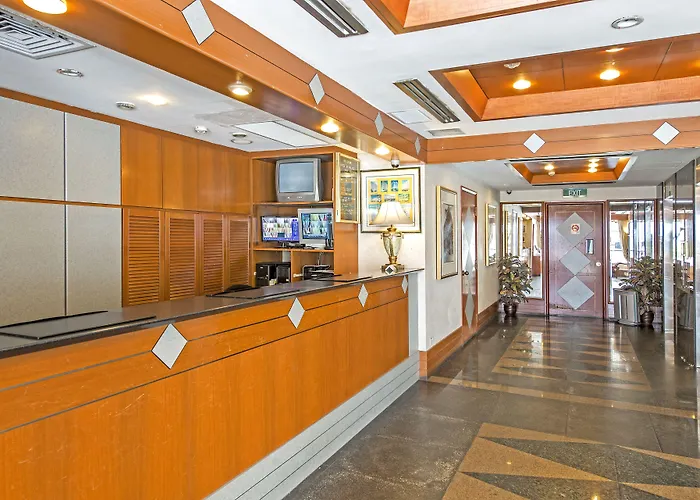 Hotel 81 Palace - Newly Renovated