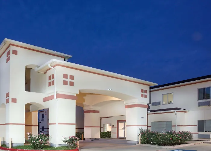 Super 8 By Wyndham Brenham Tx