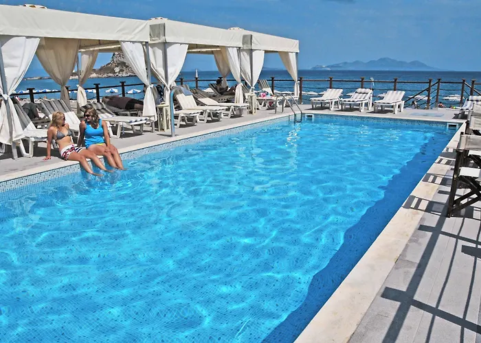 Sacallis Inn Beach