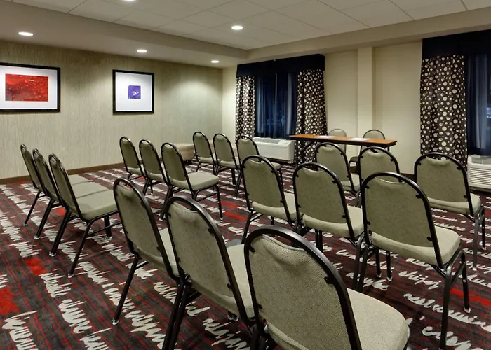 Holiday Inn Express & Suites Northeast By Ihg York