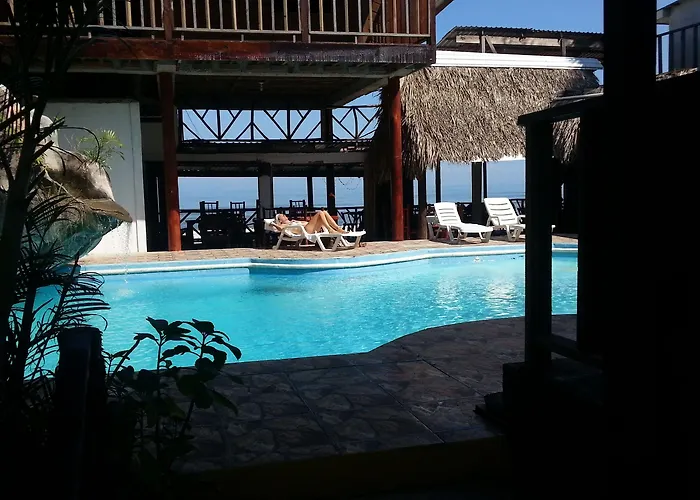 La Delphina Bed And Breakfast Bar And Grill