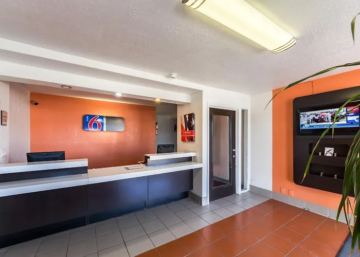 Motel 6-Uvalde, Tx