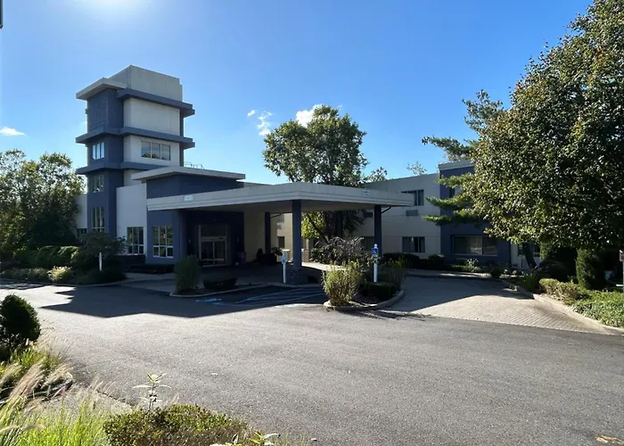 Best Western Premier Plainview-Long Island Hotel