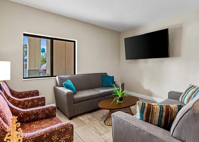 Quality Inn-Sawyer
