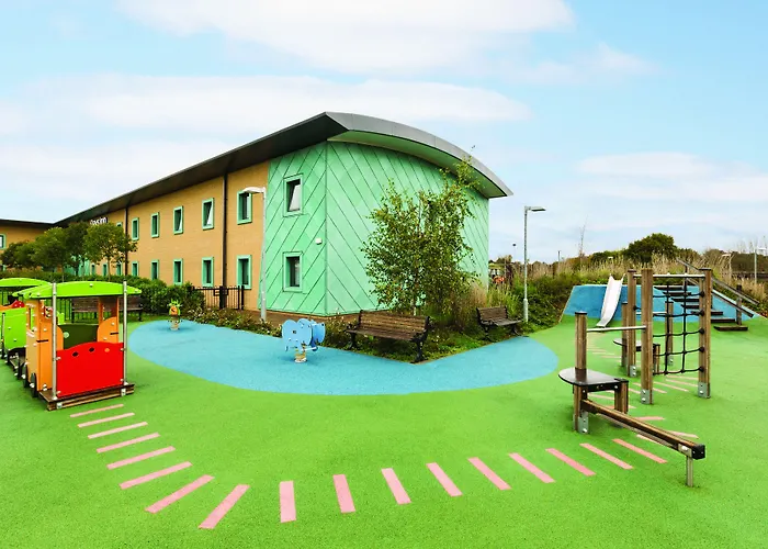 Ramada By Wyndham Cobham Hotel
