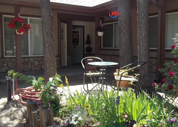 Vintage Lakeside Inn Big Bear Lake