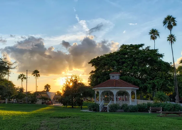 Casey Key Resorts - Beachfront