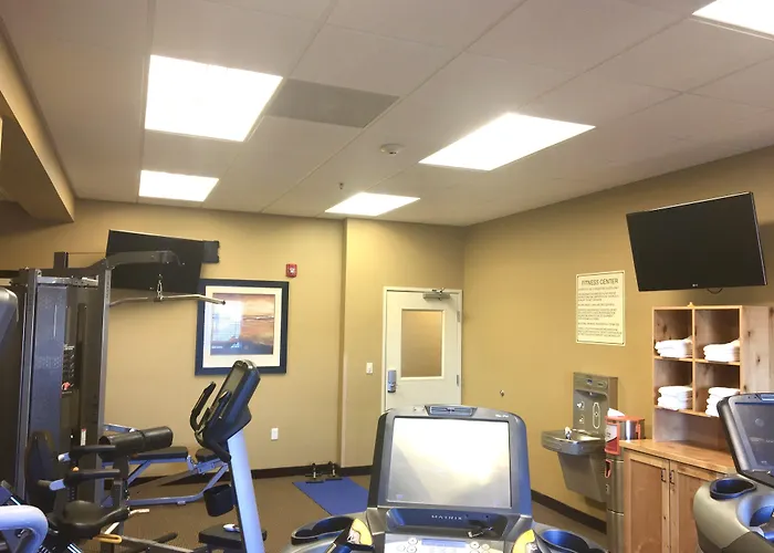 Hawthorn Extended Stay By Wyndham Minot
