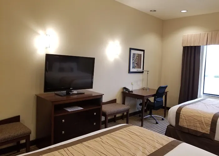 Baymont By Wyndham Victoria Hotel