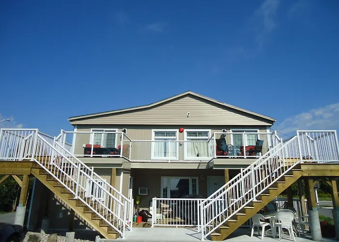 Bayside & Waterfront Suites
