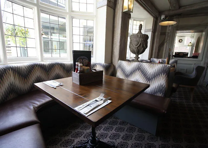 The White Hart Hotel Whitchurch 