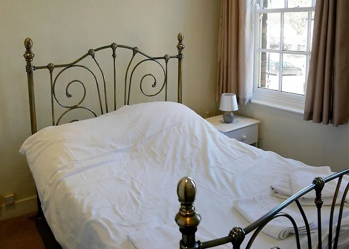 The Saracens Head Hotel Highworth