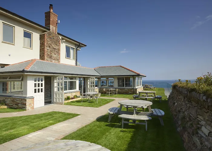 The Lewinnick Lodge