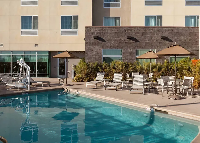 Courtyard By Marriott North/ Silicon Valley