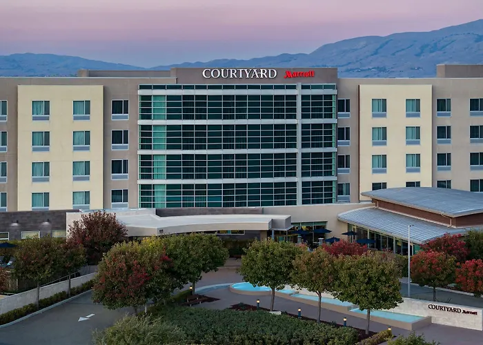 Courtyard By Marriott North/ Silicon Valley