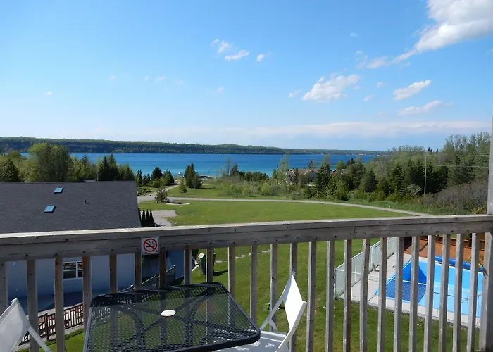 Waterview On The Bay