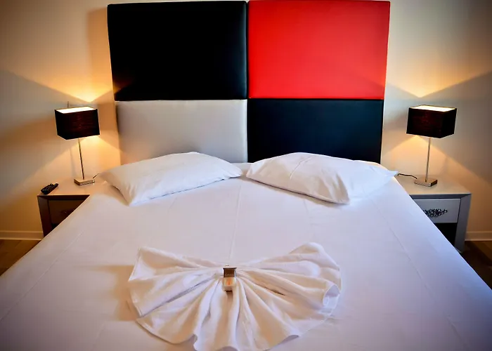 Adonis Hotel Bayonne