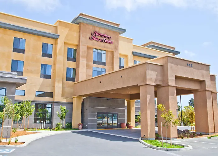 Hampton Inn & Suites Salinas