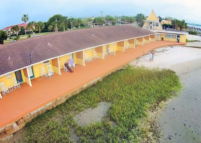 Edgewater Inn -