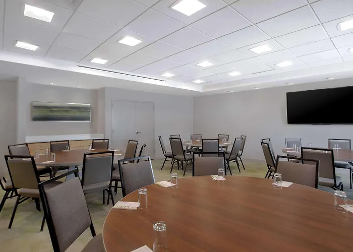 Home2 Suites By Hilton Omaha West