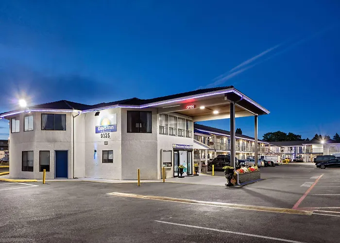 Days Inn By Wyndham Lakewood South Tacoma