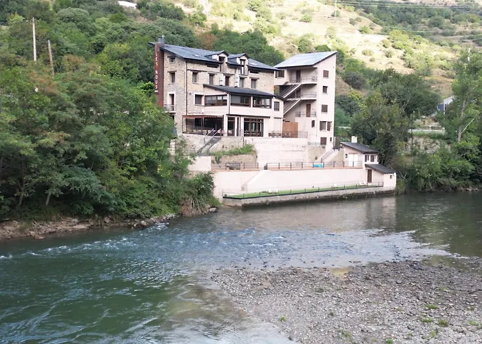 Les Nous Hotel