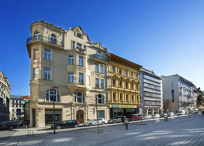 Hotel Golden Crown