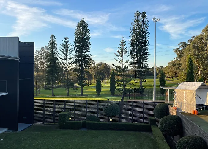 Macquarie 4 Star