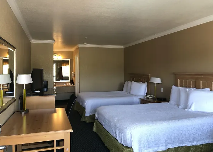 Lake Point Lodge