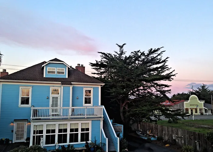Captain'S Inn At Moss Landing