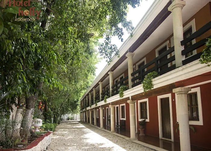 Hotel Holly