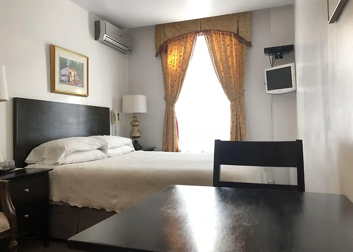 Au Petit Hotel