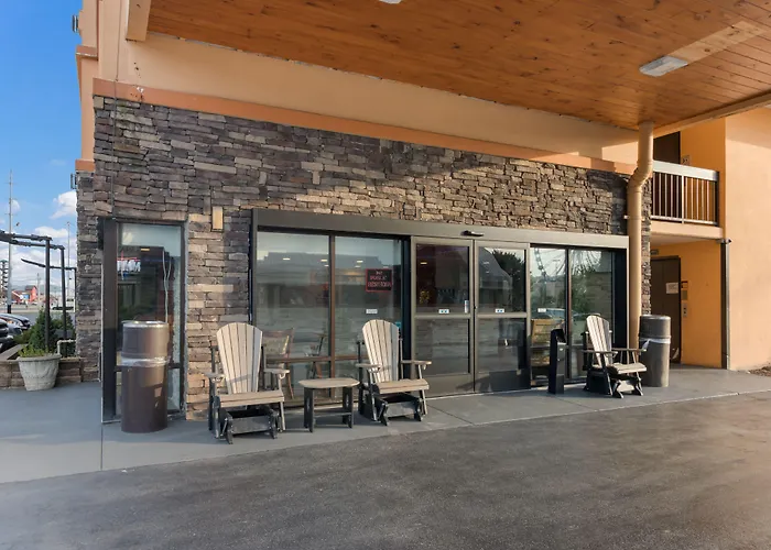 Mountain Vista Inn & Suites - Walking Distance To The Island
