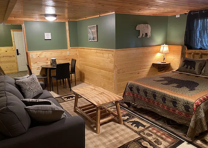 The Fishing Bear Lodge Ashton