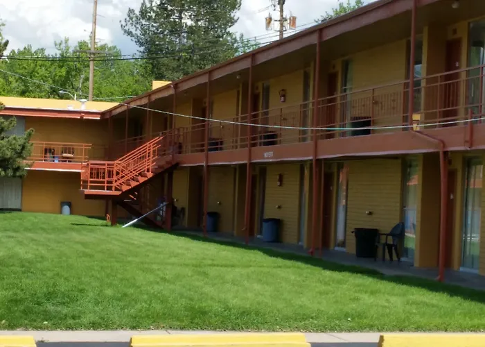 Essex House Motel
