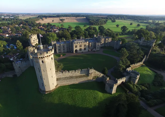 Warwick Castle Hotel & Knight'S Village