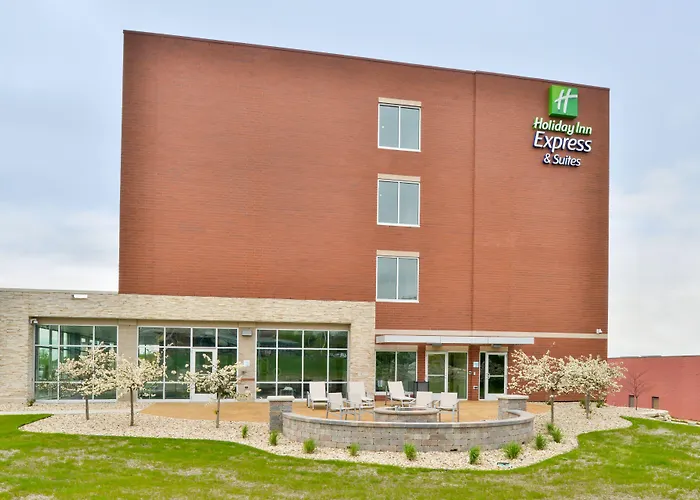 Holiday Inn Express & Suites Madison By Ihg