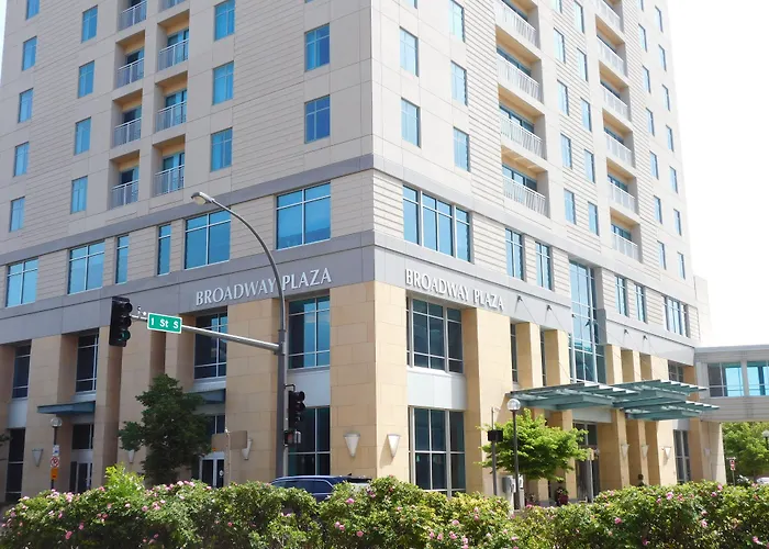 Broadway Plaza, Trademark Collection By Wyndham