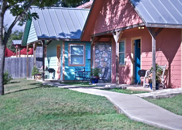 Blanco Riverside Cottages