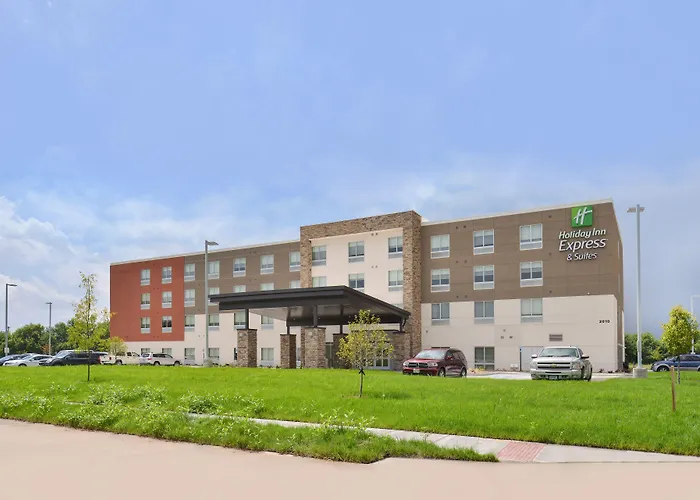 Holiday Inn Express & Suites Omaha Airport By Ihg