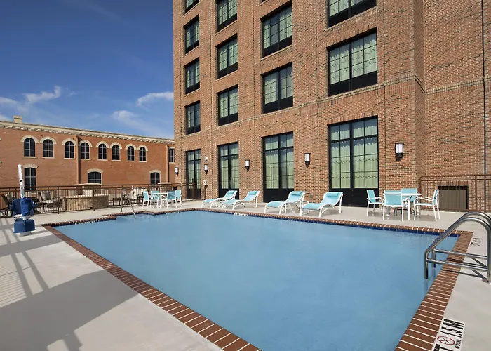 Holiday Inn Express Downtown By Ihg