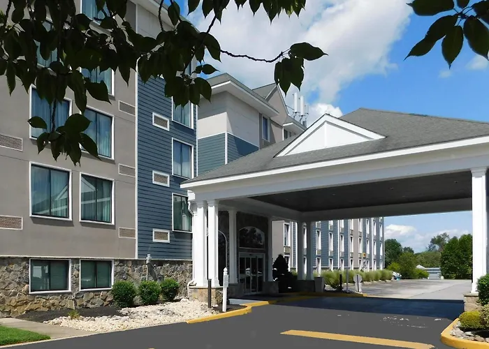 Comfort Inn & Suites - West Chester