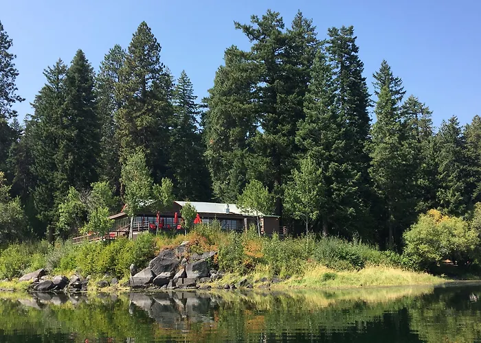 Crater Lake Gateway-Rocky Point