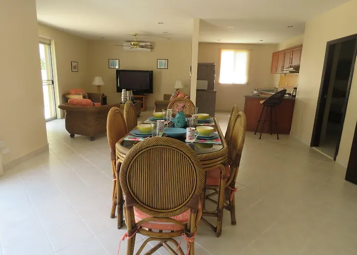 Butterfly Garden Boutique Residences Apts And Villas, A Lifestyle Destination Ex Lg 1-3 Bedroom Units , Full Kitchen, 2 Full Bathrooms, Rain Shower, Spa Bath, Free Bbq, Free Fast Fiber Optic Wifi, Staff 24-7
