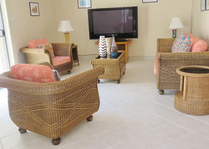 Butterfly Garden Boutique Residences Apts And Villas, A Lifestyle Destination Ex Lg 1-3 Bedroom Units , Full Kitchen, 2 Full Bathrooms, Rain Shower, Spa Bath, Free Bbq, Free Fast Fiber Optic Wifi, Staff 24-7