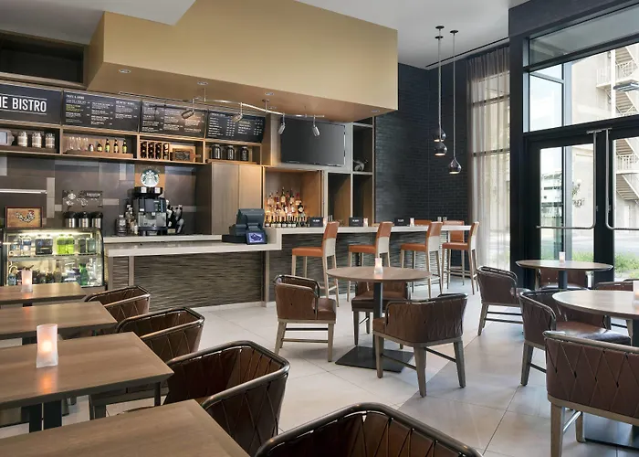 Courtyard By Marriott Downtown