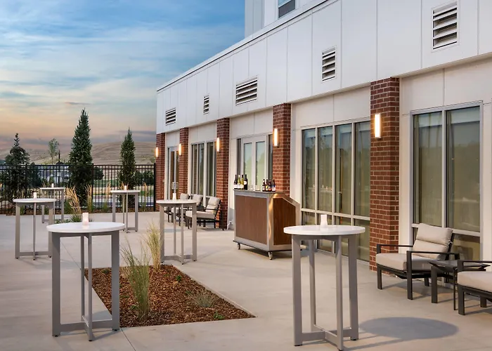 Courtyard By Marriott Pullman