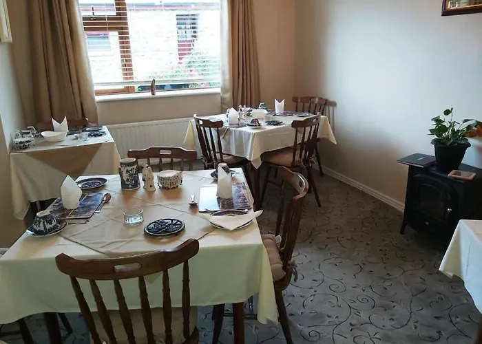 Valley Lodge Room Only Guest House
