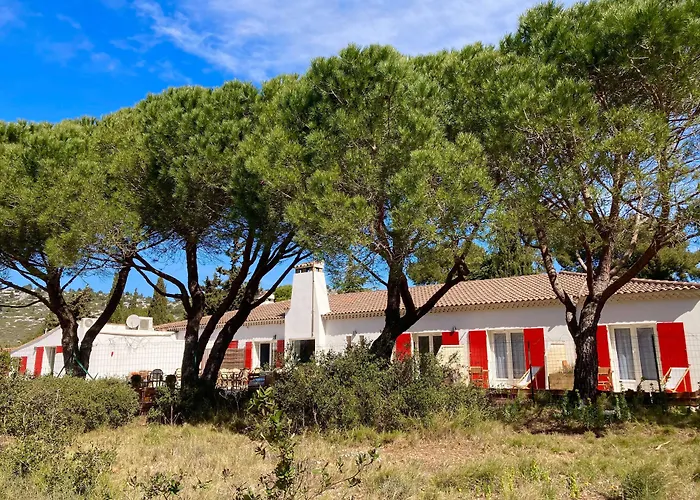 Les Volets Rouges - - Situé Dans Le Parc National Des Calanques