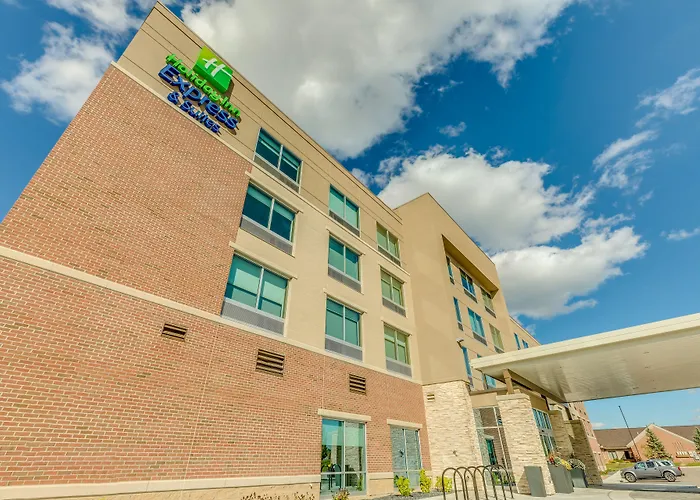 Holiday Inn Express & Suites Okemos - University Area By Ihg